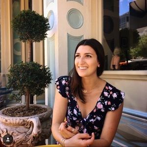 Meet your Posher, Alicia